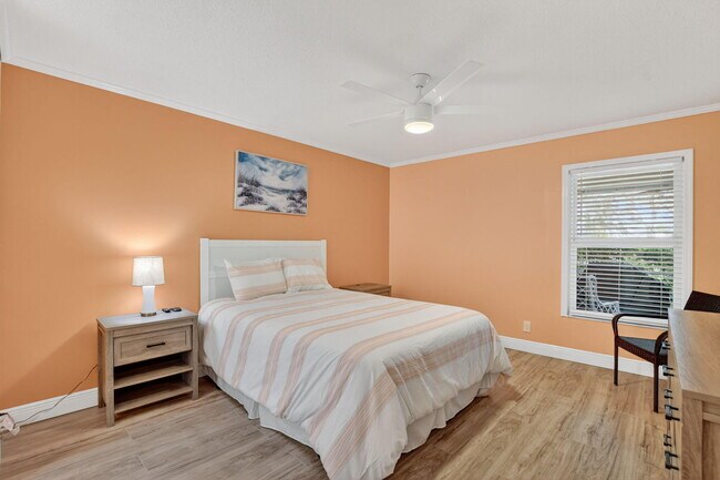 Building Photo - 18731 Stewart Cir