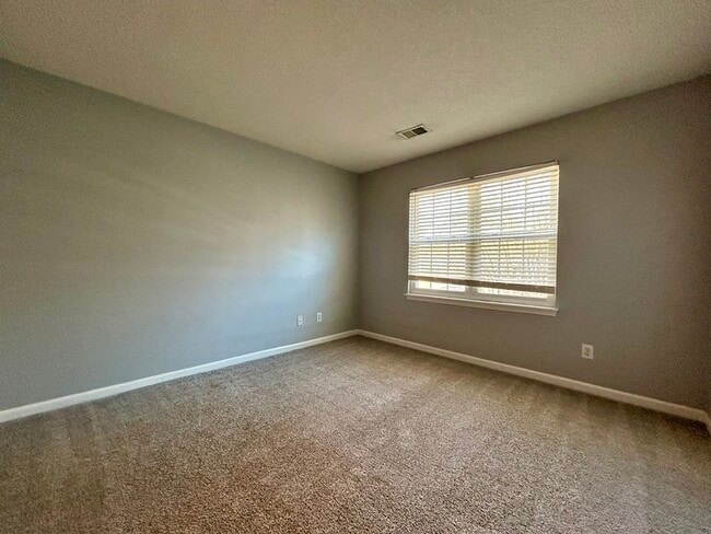 Building Photo - 7686 Petrea Ln