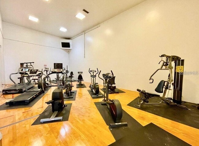 Building Photo - 1400 Gandy Blvd N