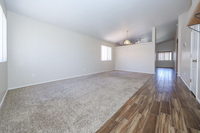 Building Photo - 8070 N Wild Aster Way