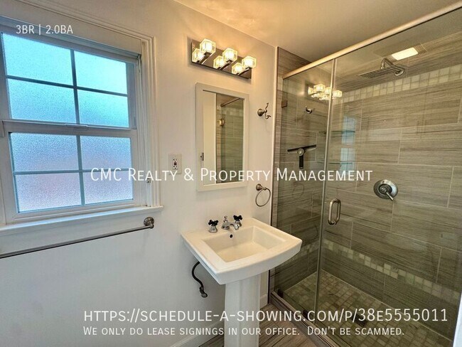 Building Photo - 3822 Rose Ave