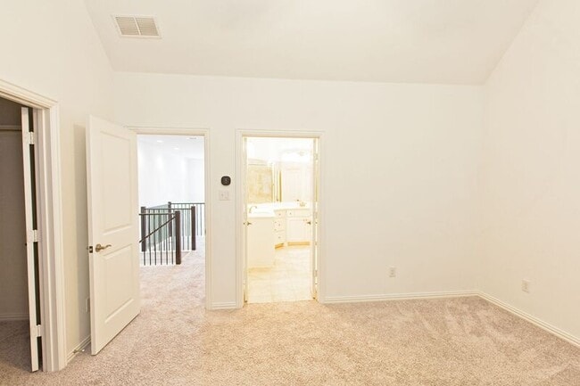 Building Photo - 3116 Gaylord Dr