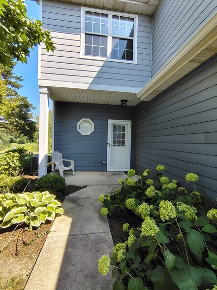 Building Photo - 667 Woodhaven Dr