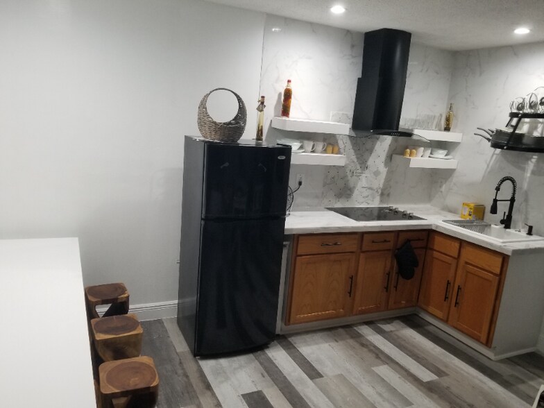 Building Photo - 1585 Maxwell Ln