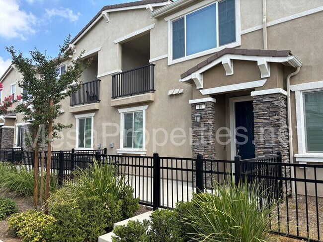 Primary Photo - 16680 Wyndham Ln