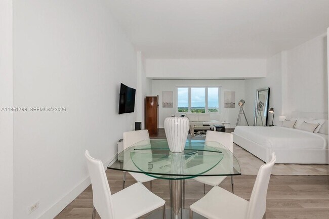 Building Photo - 2301 Collins Ave