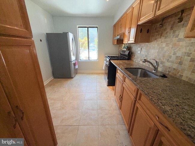 Building Photo - 423 Sonora Ct