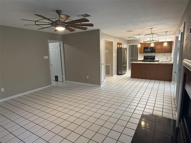 Building Photo - 3810 Babbling Creek Dr