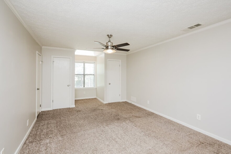 Building Photo - 3904 Loring Ln