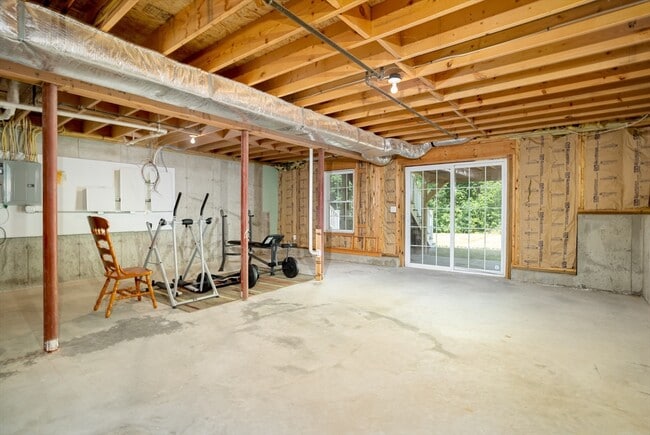 Building Photo - 8 Alden Dr