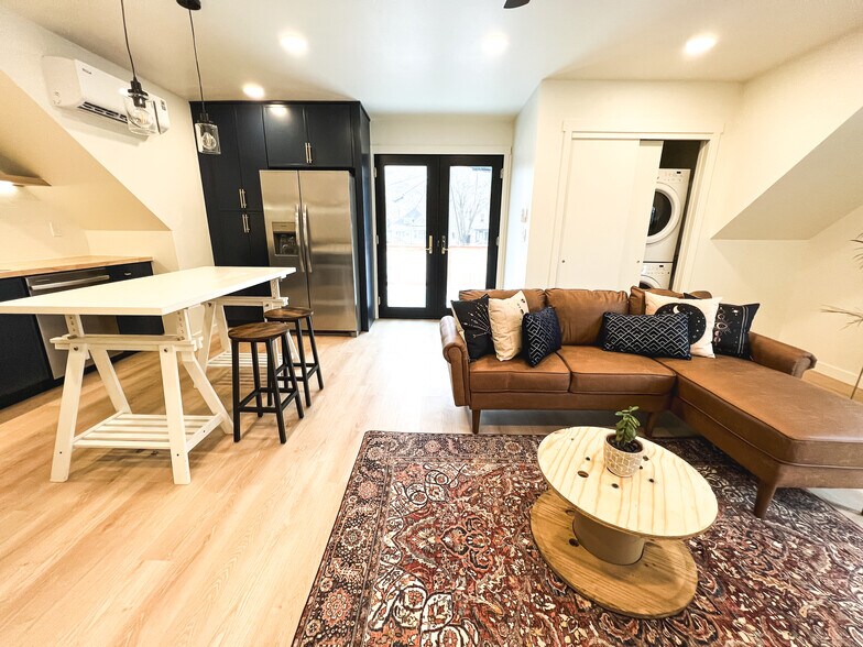 Building Photo - 2520 Jefferson Ave