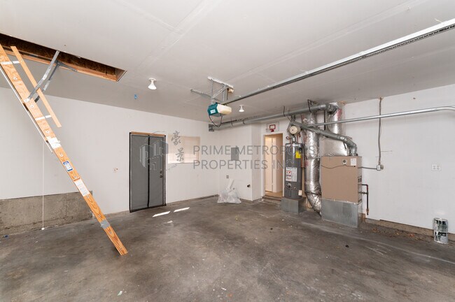 Building Photo - 9808 NE 130th Pl
