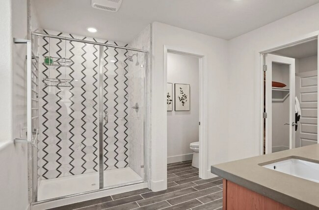 Building Photo - WOW!  Former Roseville Model Home 4/3 + SOLAR!  Please read entire ad for viewings!