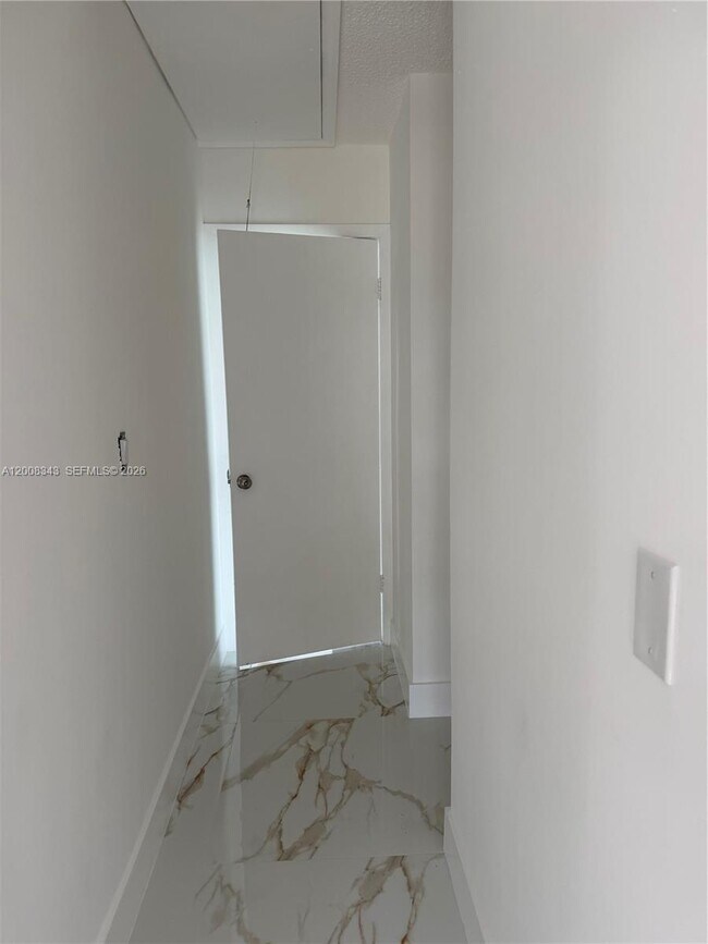 Building Photo - 2669 W 52nd St