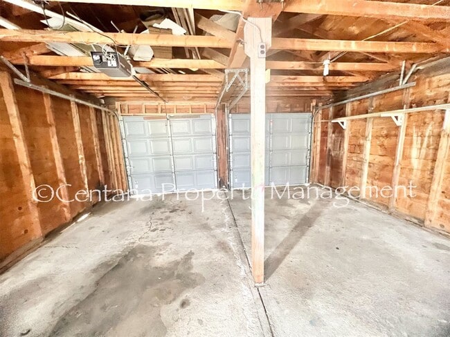 Building Photo - Nice and cozy bungalow in the sweet town of Anaconda!