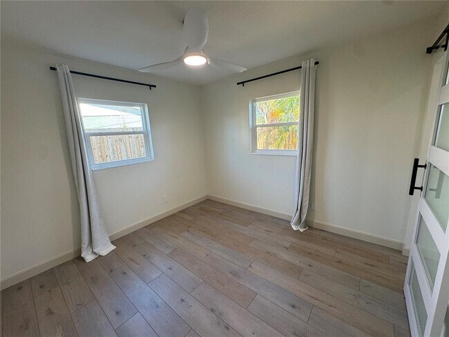Building Photo - 1500 Carson Cir NE