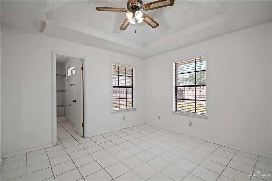 Building Photo - 2419 N 28th St
