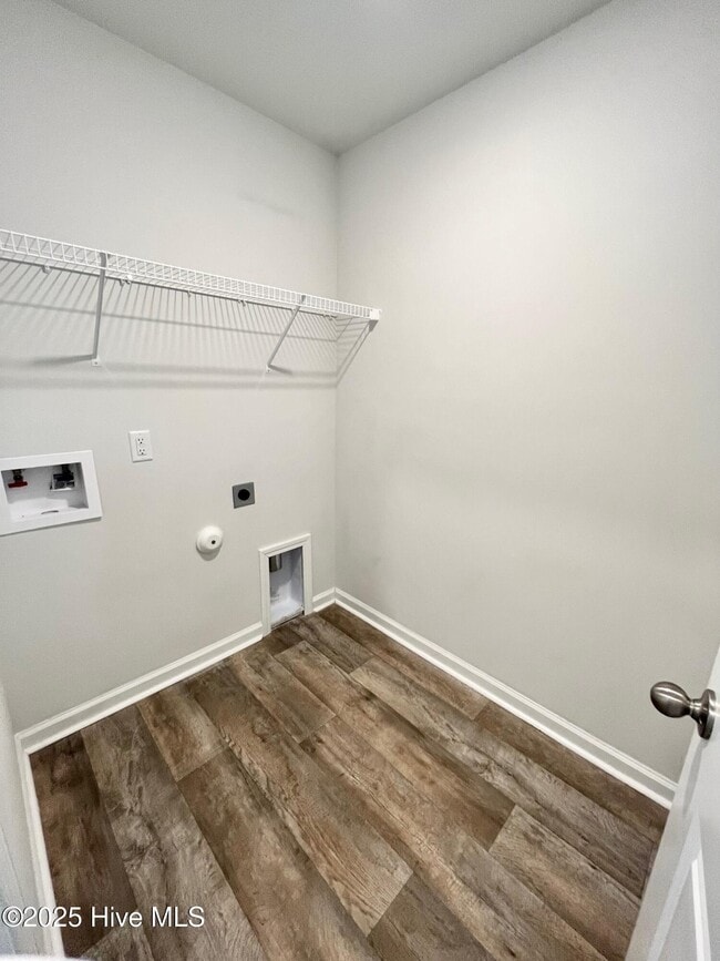 Building Photo - 421 High Ridge Ct