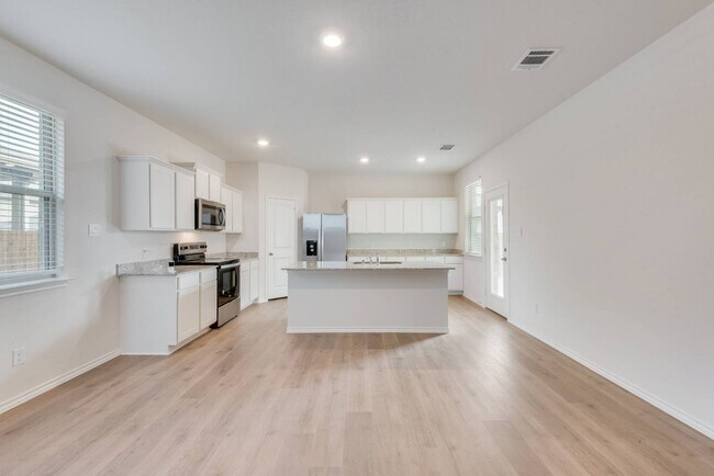 Building Photo - 2014 Crested Jay Dr