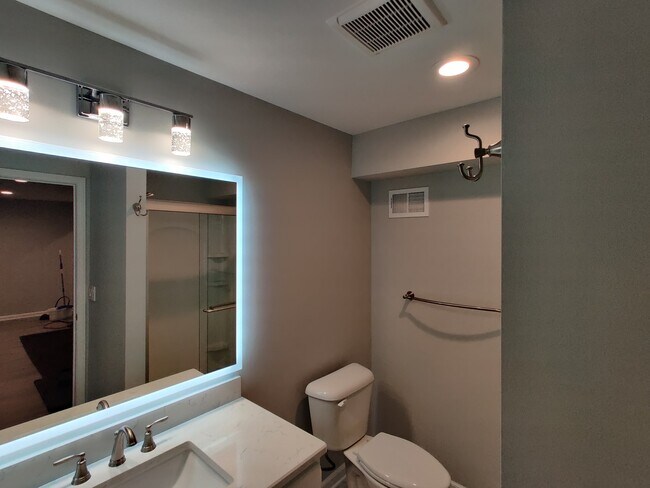 Building Photo - 1138 Fairways Blvd