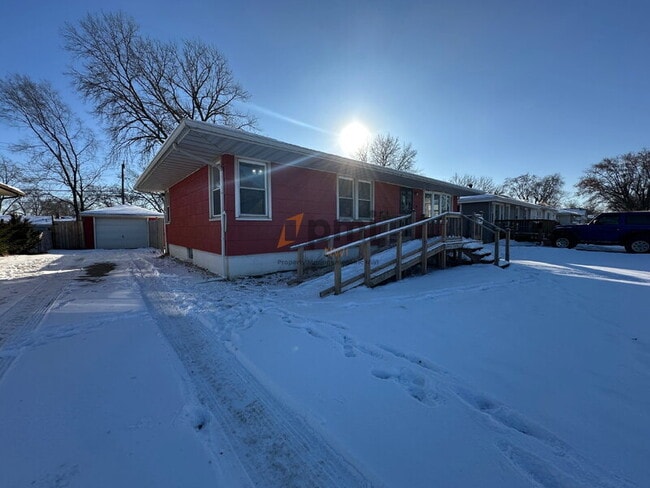 Building Photo - 6617 Parrish Ave