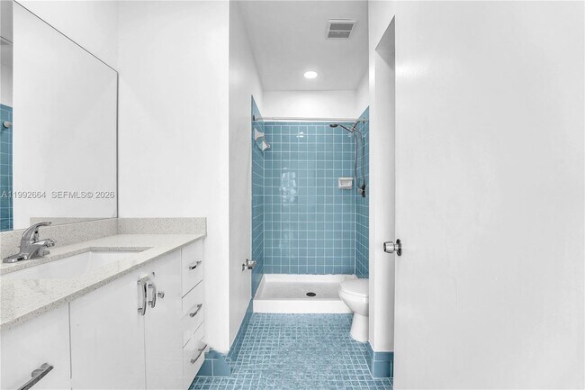 Building Photo - 7668 SW 152nd Ave