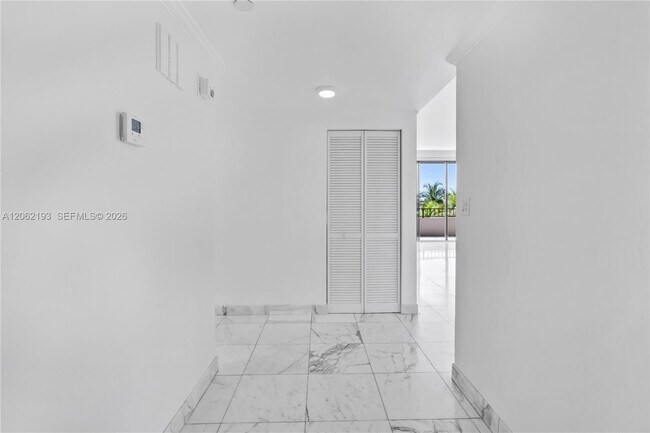 Building Photo - 151 Crandon Blvd