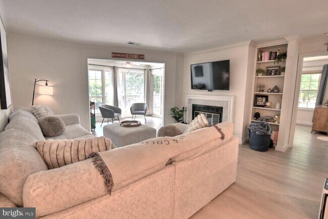 Building Photo - 2220 Springwood Dr