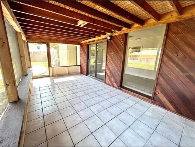 Building Photo - 487 Overstreet Ave