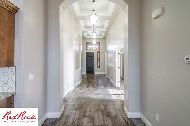 Building Photo - Pet-Friendly 3 Bedroom Home In A Great Neighborhood