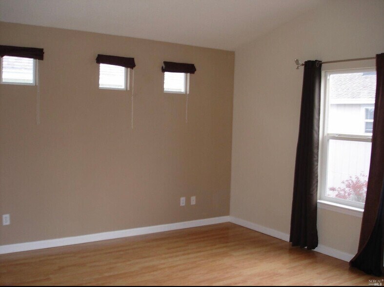 Building Photo - 4247 Flat Rock Cir