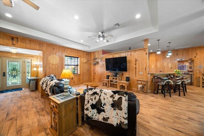 Building Photo - 3135 NE 49th St