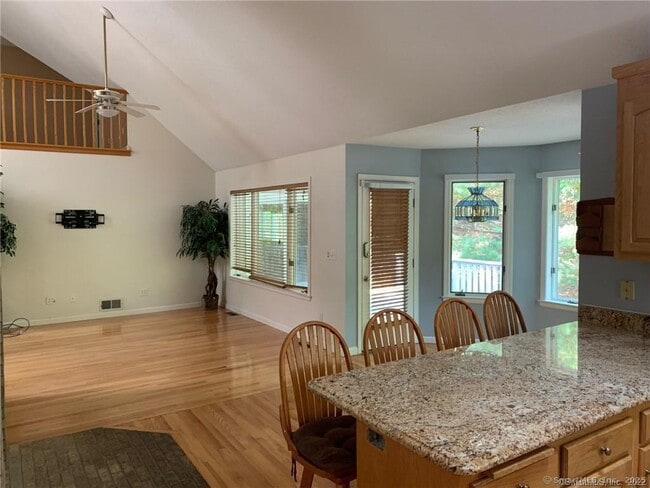 Building Photo - 380 Huckleberry Hill Rd