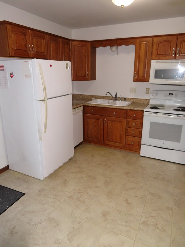 Building Photo - 5221 W Loomis Rd