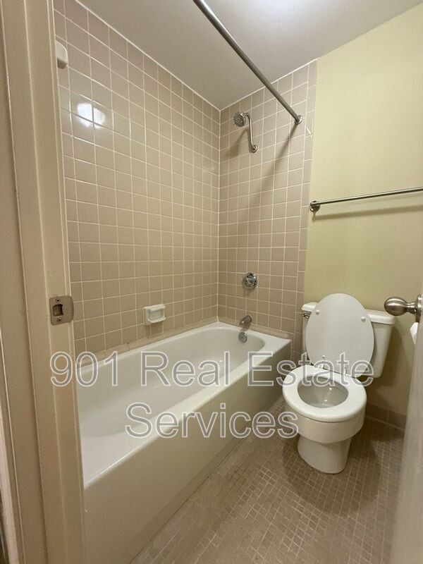 Building Photo - 109 N Main St