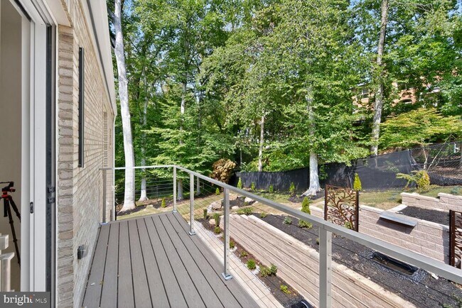 Building Photo - 4509 Foxhall Cres NW