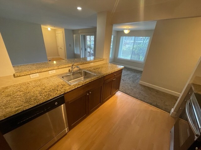 Building Photo - 300 N 130th St