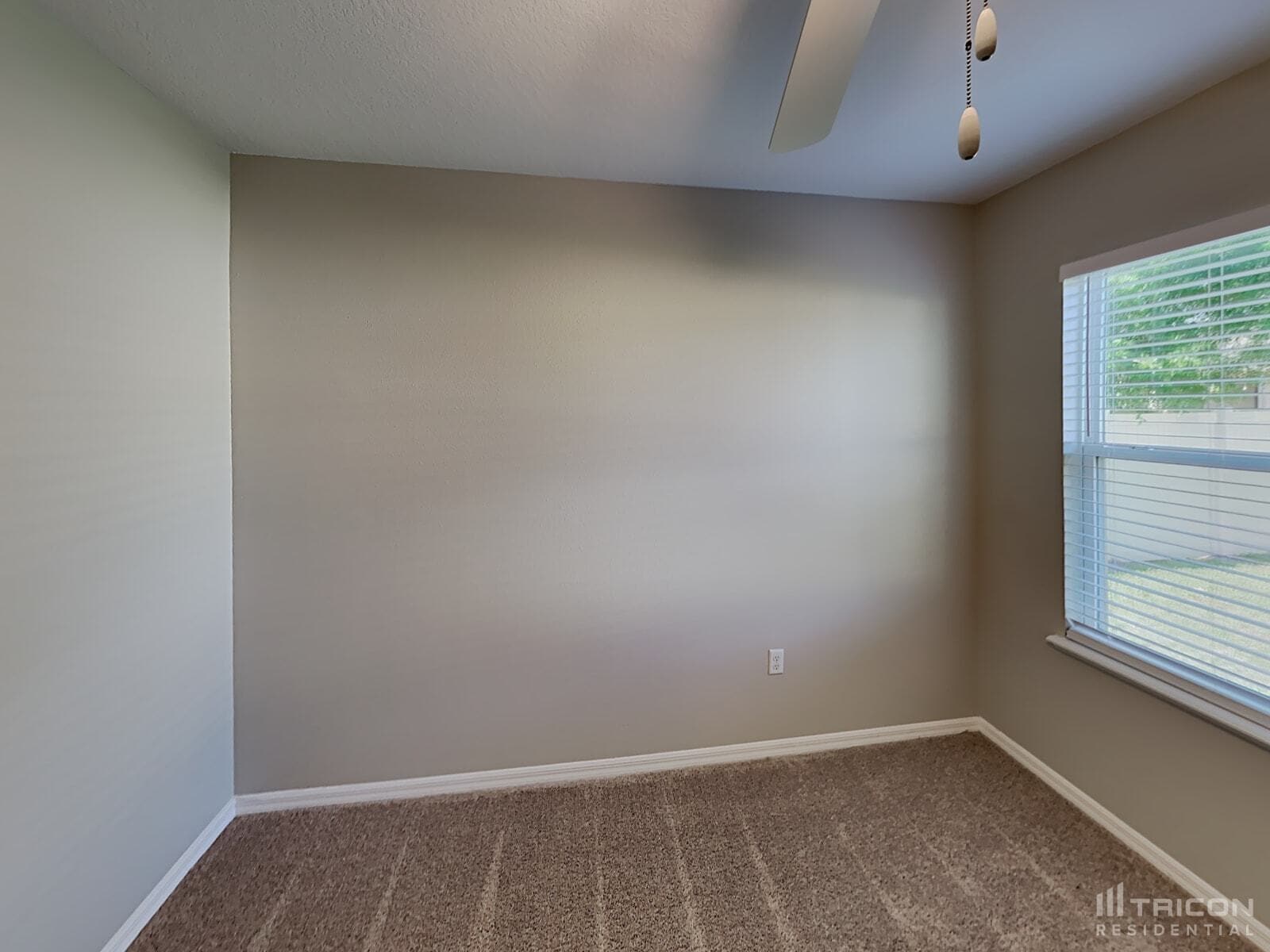 Building Photo - 1617 Tamarind Rd