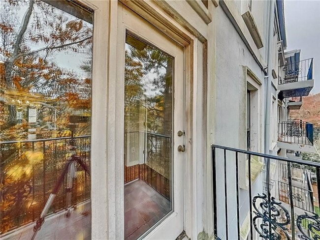 Building Photo - 3201 Lenox Rd NE