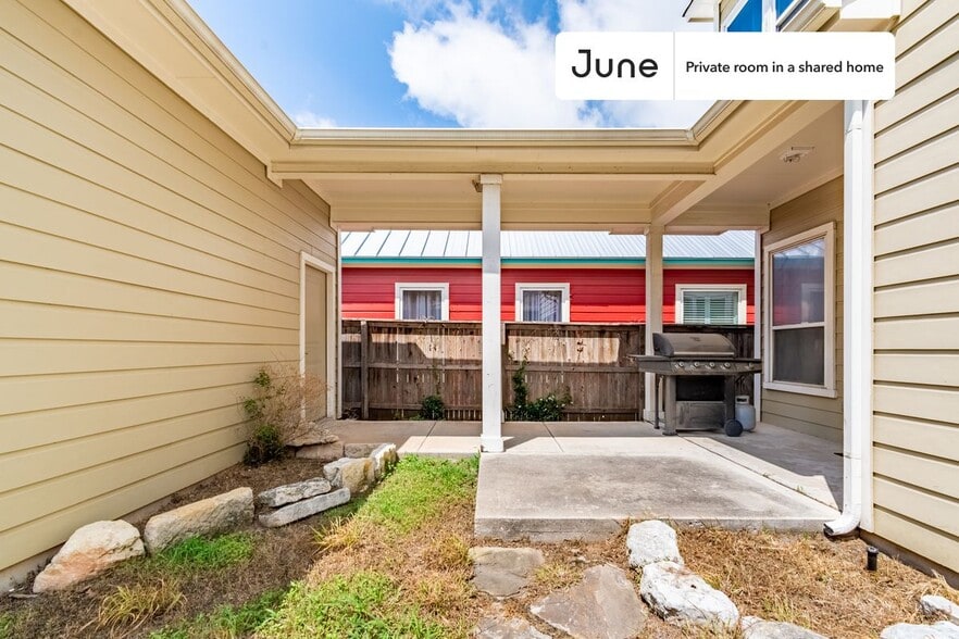 Building Photo - Room in Shared 5 bed/2.5 bath home