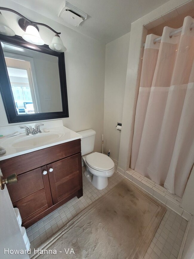 Building Photo - 2 br, 2 bath House - 3288 Page Avenue, #304