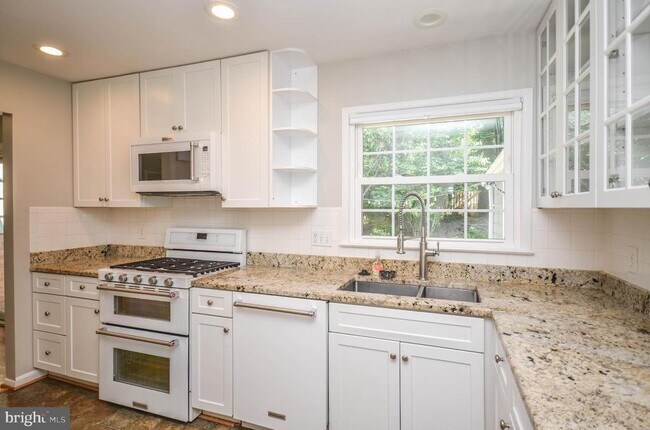 Building Photo - 4805 Willet Dr