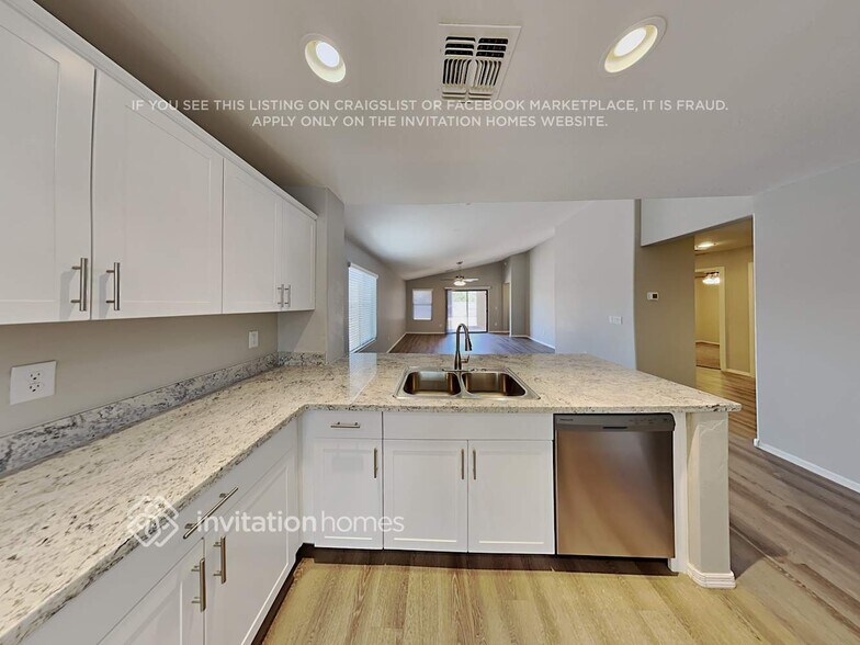 Building Photo - 1766 W Desert Hills Dr