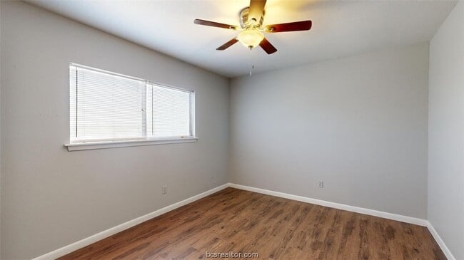 Building Photo - 2803 Longmire Dr