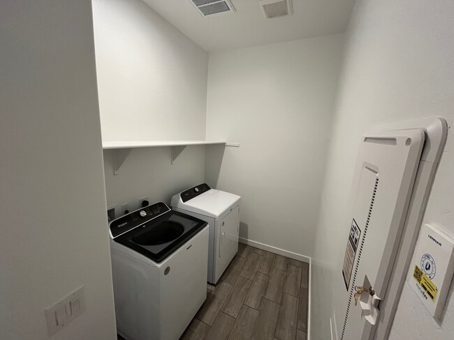 Building Photo - 442 S Jacana Ln