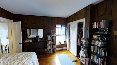 Building Photo - Somerville- 2.5 BR Apartment - 9/1/26 - NO FEE