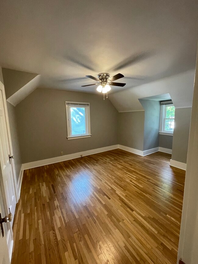 Building Photo - 2318 Storm St