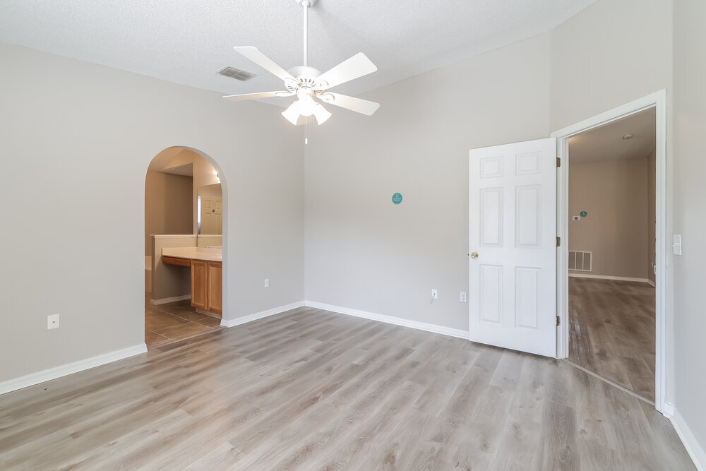 Building Photo - 16011 Chichester Ct