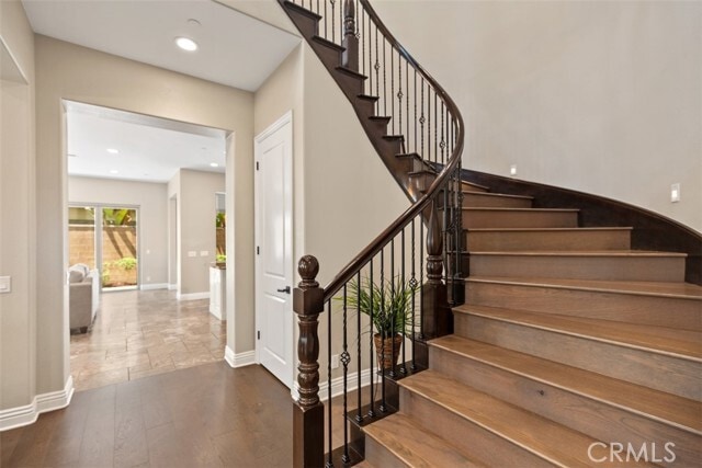 Building Photo - 57 Gainsboro