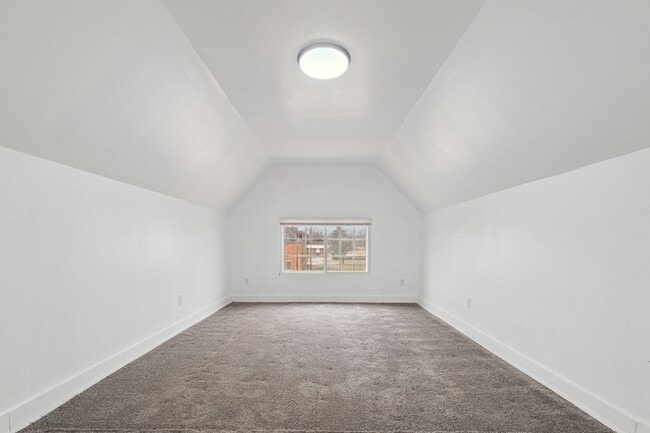 Building Photo - 1478 Helen St